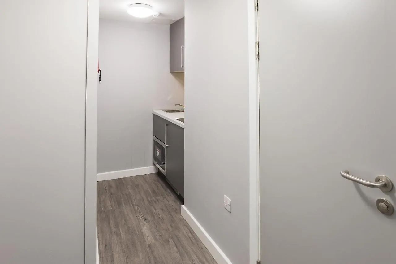 Luxurious Studios Newcastle Upon Tyne Sk