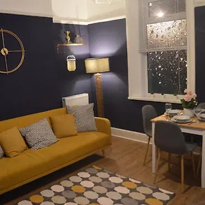 9 Bed House Apartment