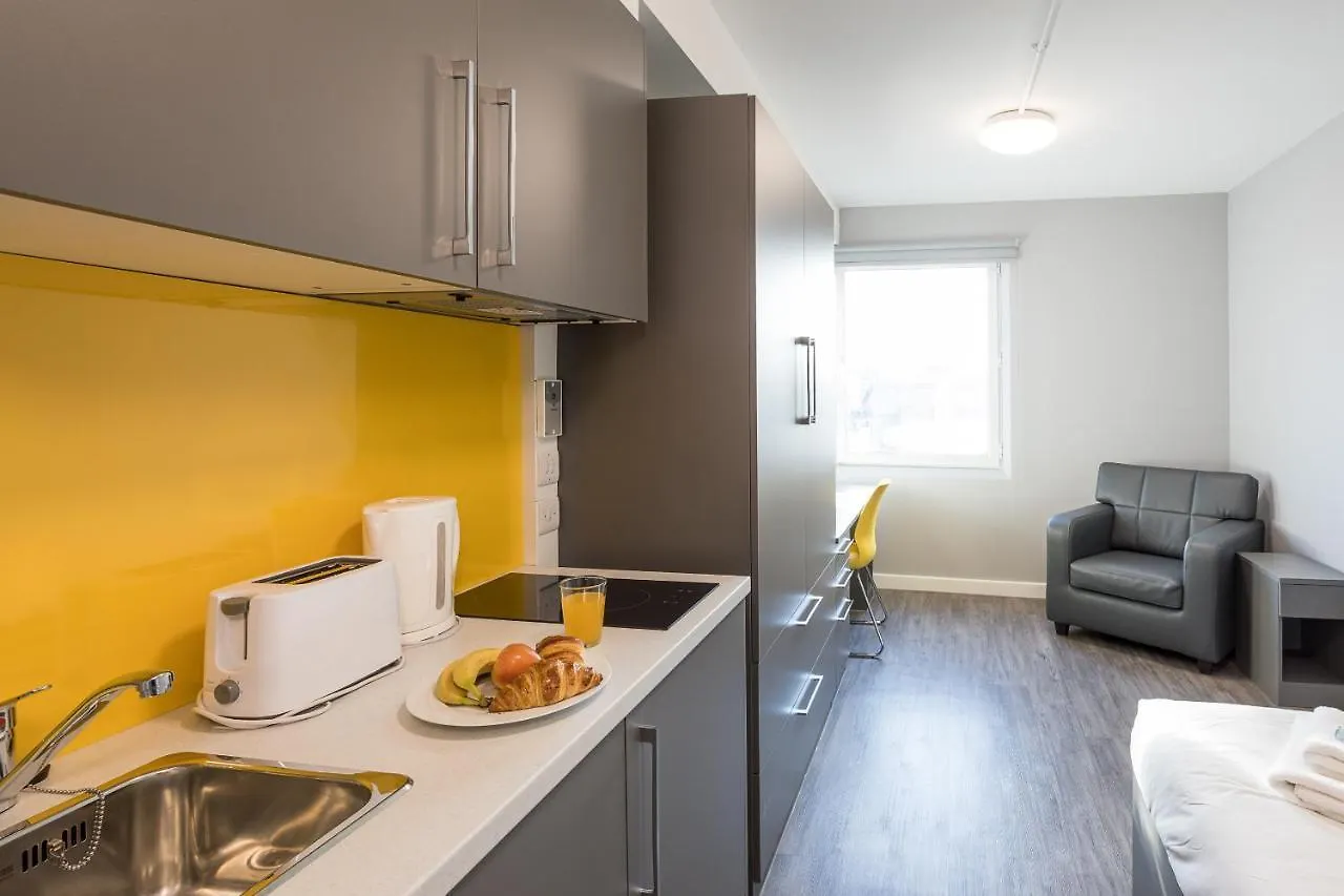 Luxurious Studios Newcastle Upon Tyne Sk 0*,