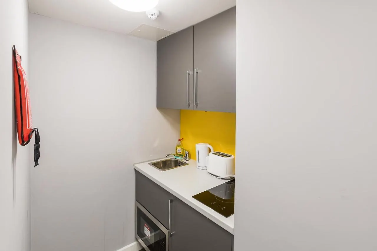 Luxurious Studios Newcastle Upon Tyne Sk 0*,