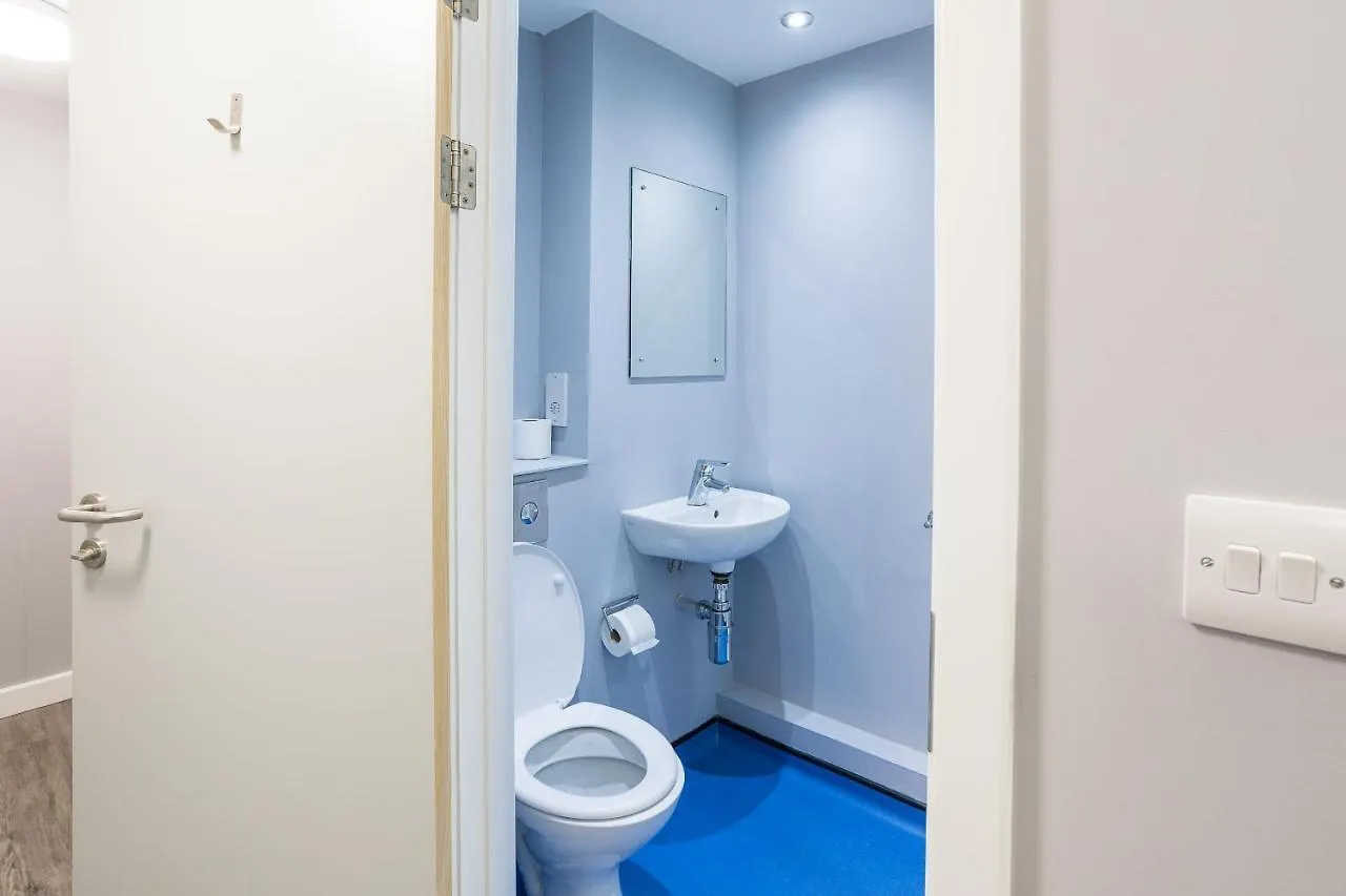 Luxurious Studios Newcastle Upon Tyne Sk