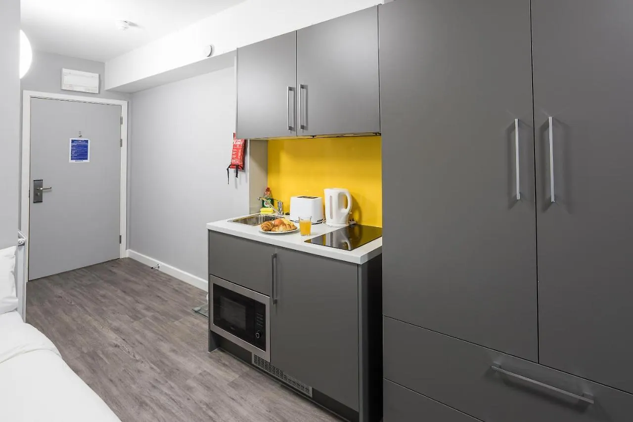 Luxurious Studios Newcastle Upon Tyne Sk