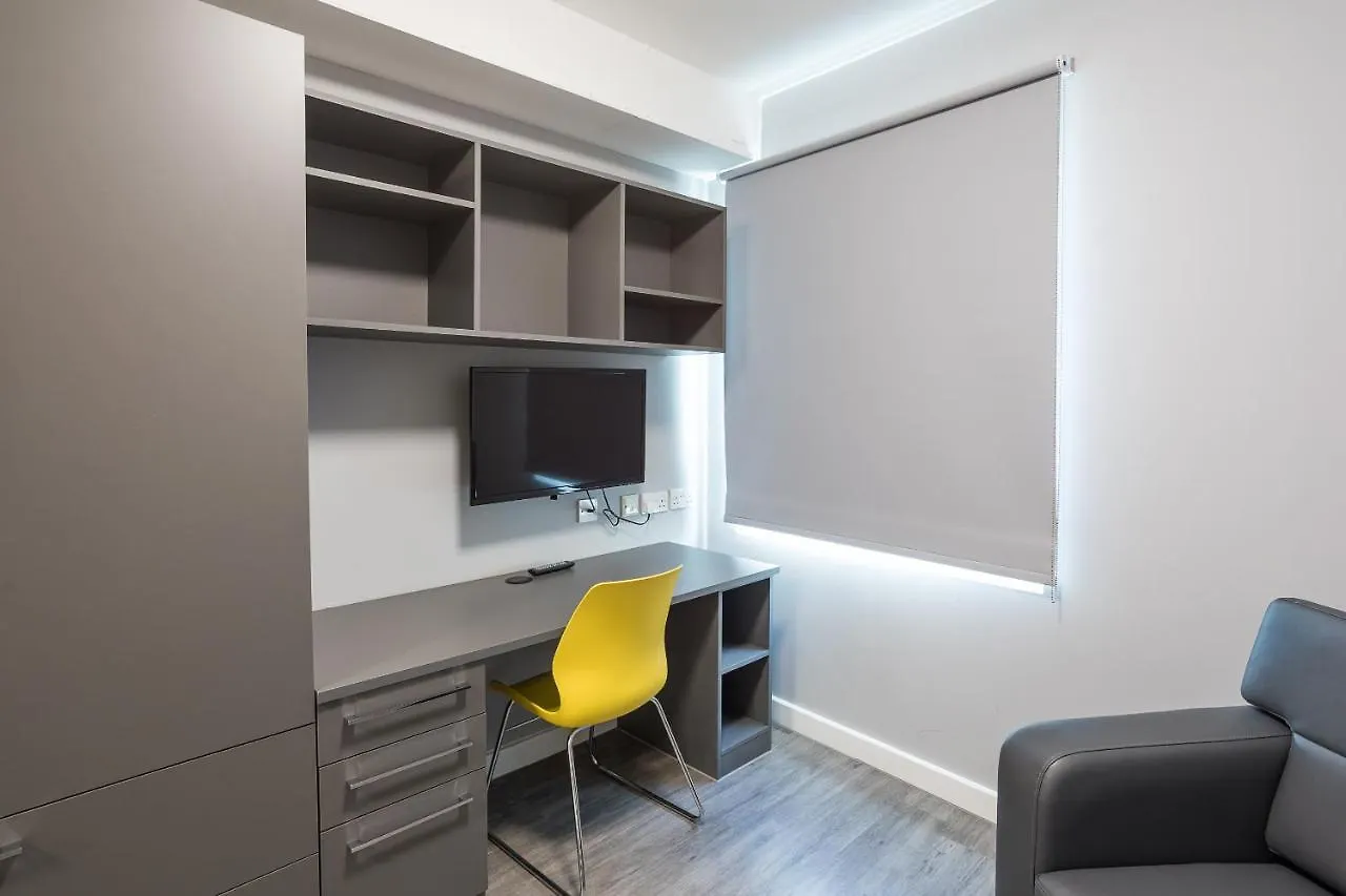 Luxurious Studios Newcastle Upon Tyne Sk